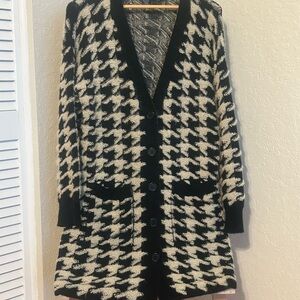 Max Edition Black and White Houndstooth Cardigan